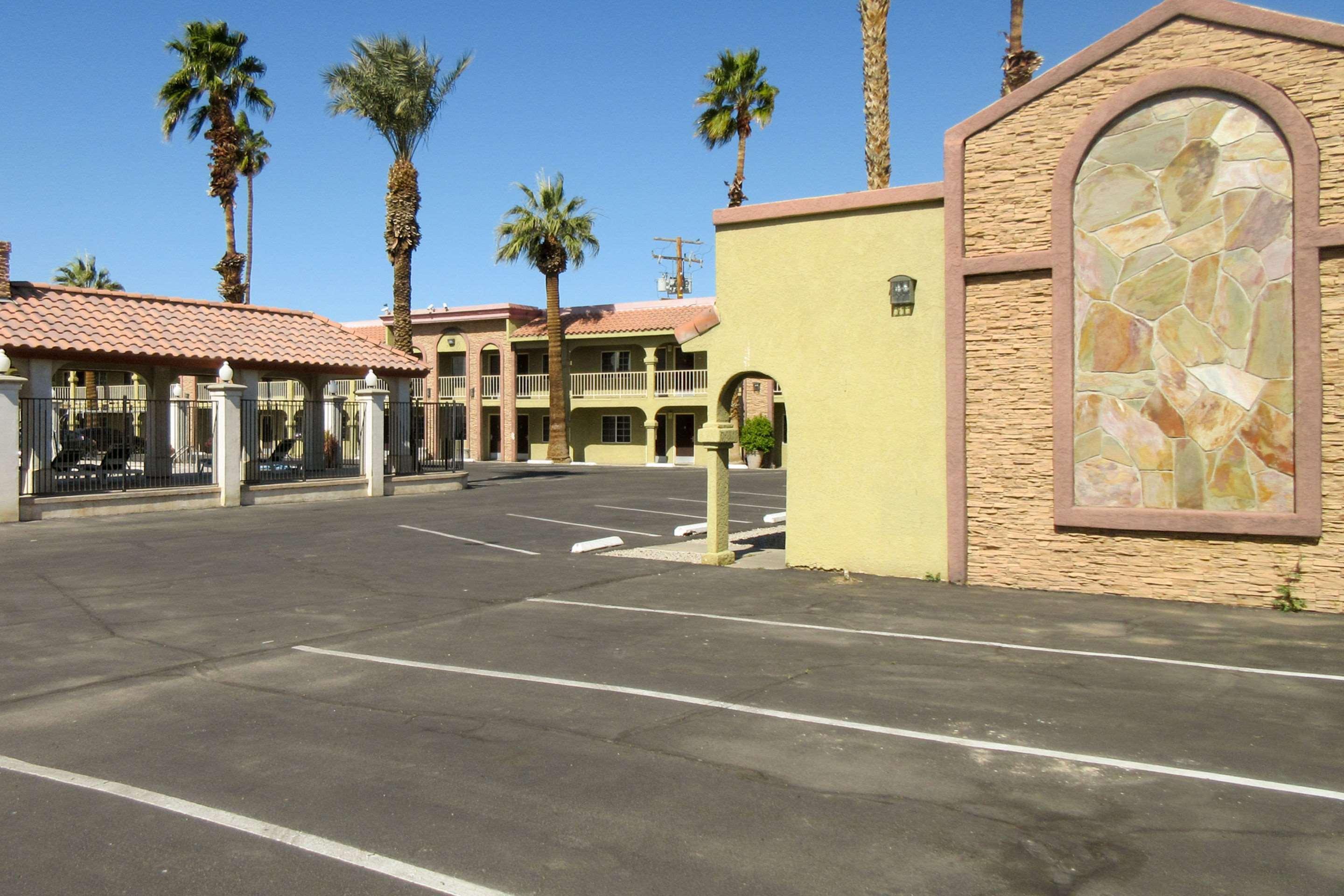 Hotel Econo 2*