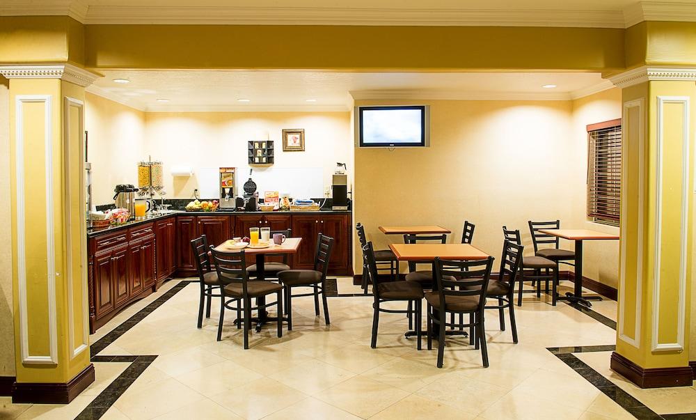 Econo Hotel