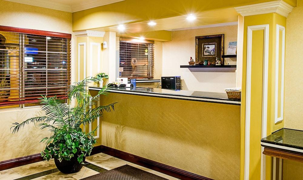 Hotel Econo 2*