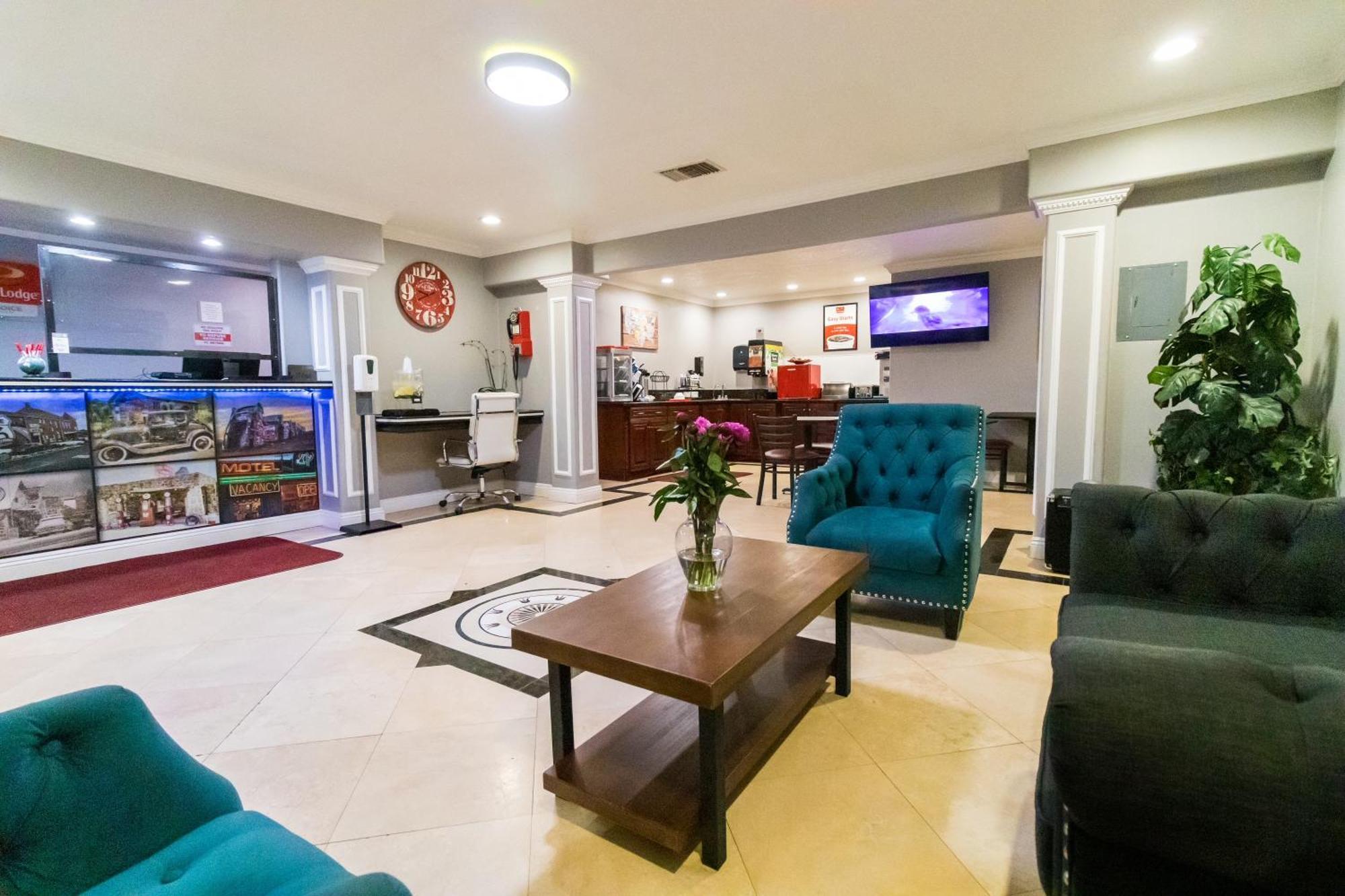 Hotel Econo 2*