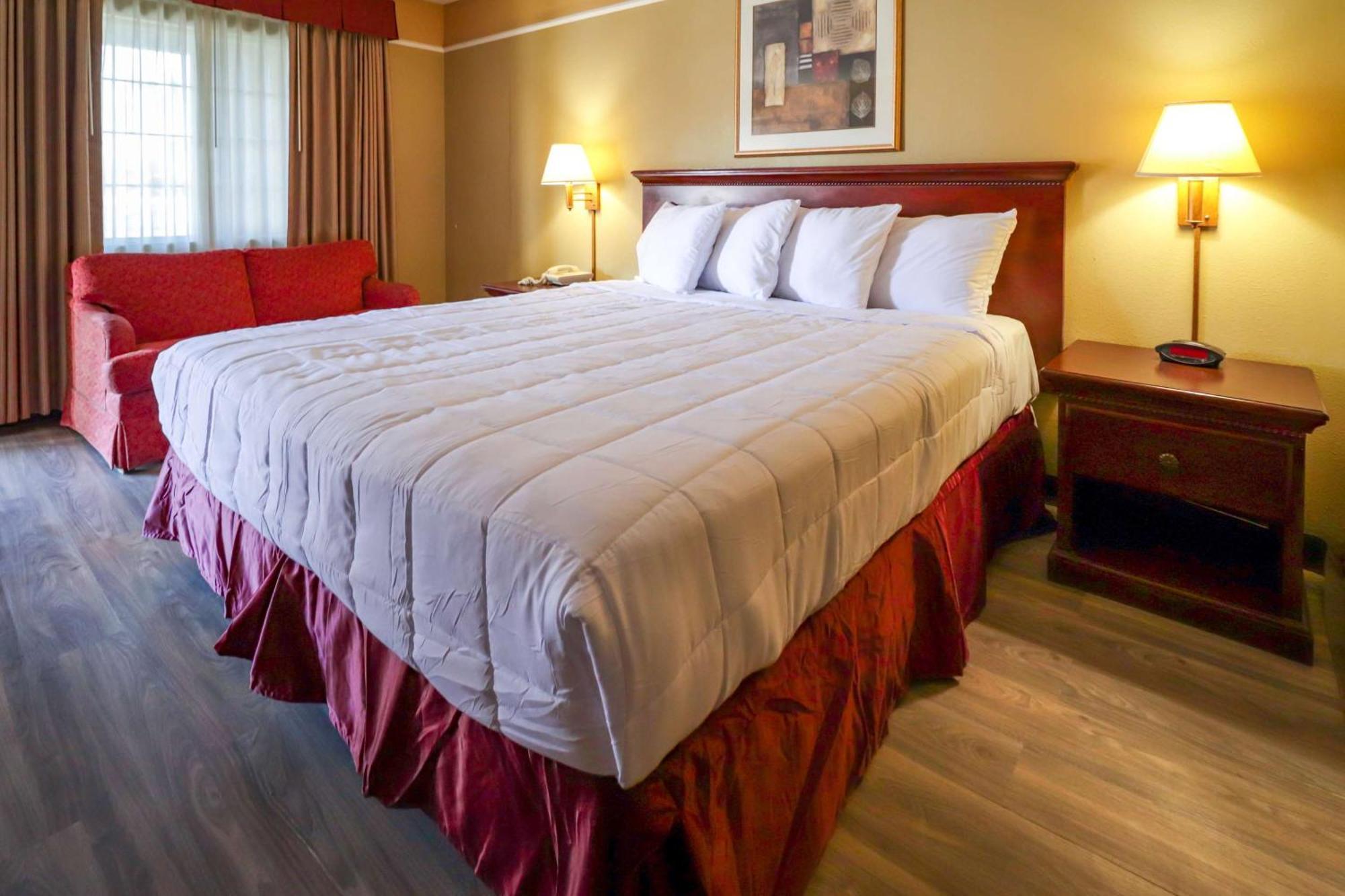 Econo Hotel