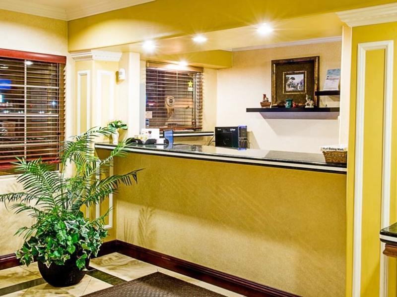 Hotel Econo 2*