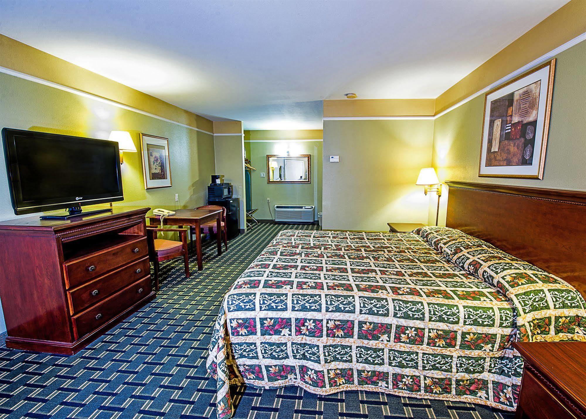 Econo Hotel